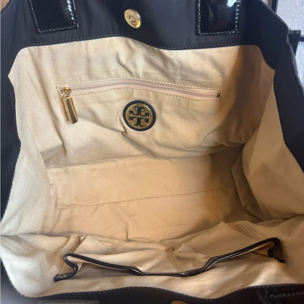 Tory Burch Black Patent Trim Tote - Picture 6 of 8